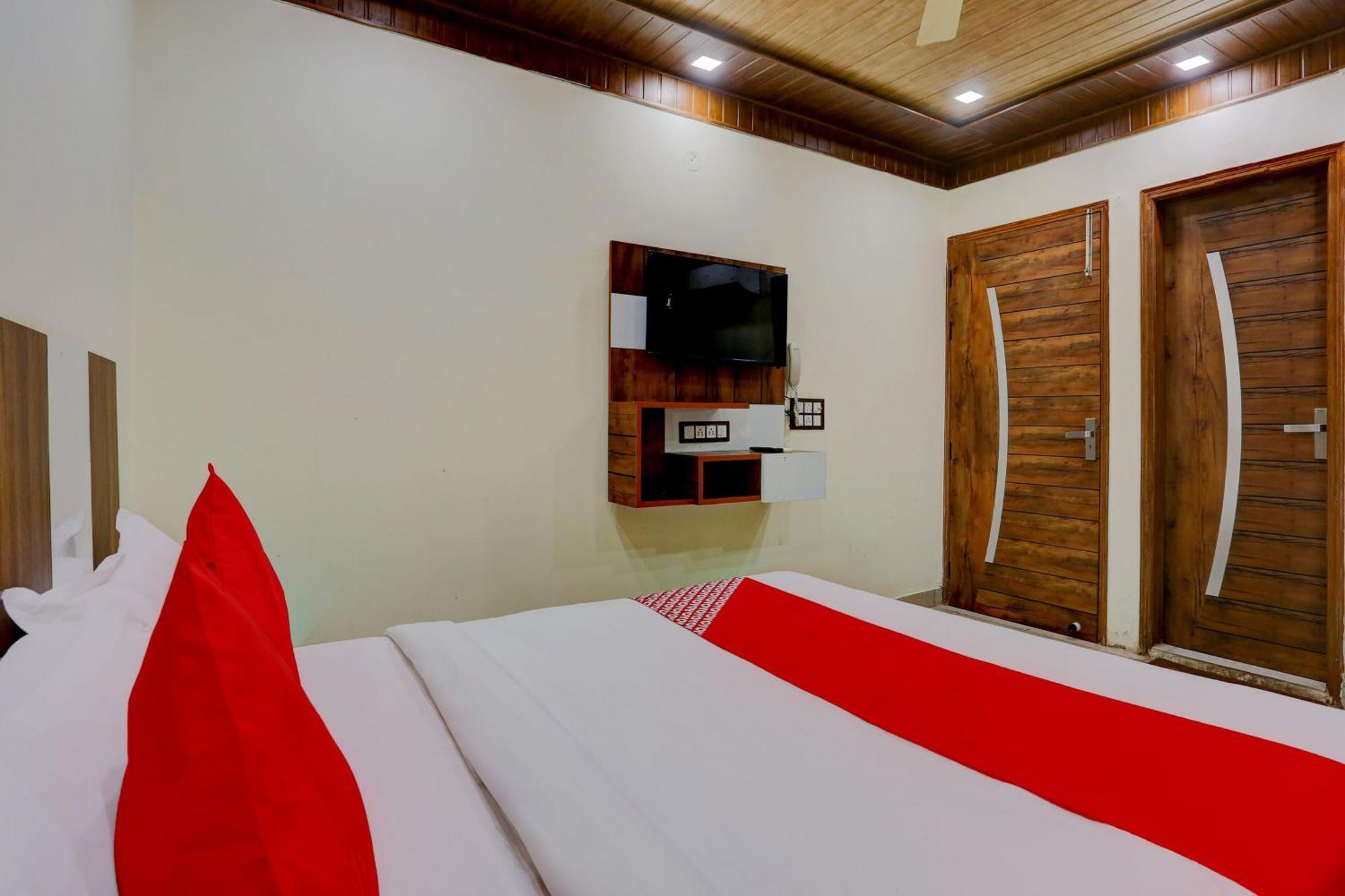 Hotel O Family Deluxe New Delhi Exterior photo